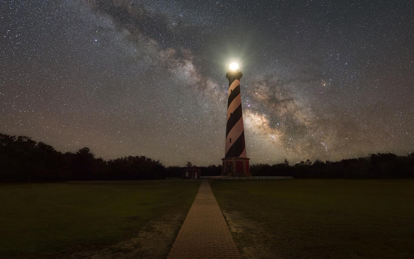 Lighthouses by Night screenshot